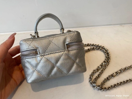 Hyper Peter WITH SMALL VANITY CHAIN CHANEL 0717